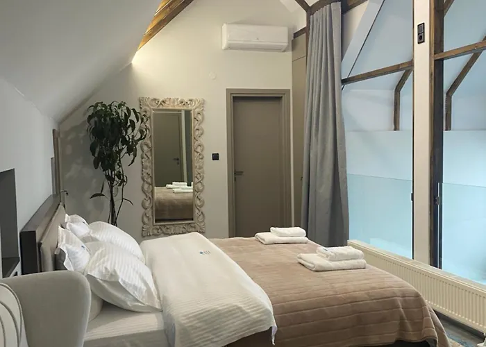 Doppio アパート カストリア